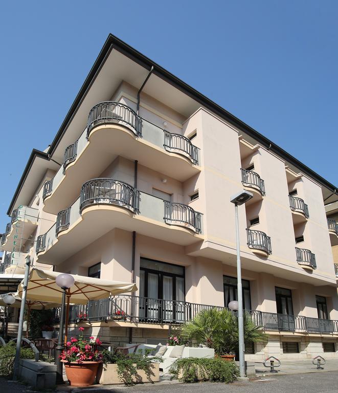 Hotel Piccinelli Rimini Exteriör bild